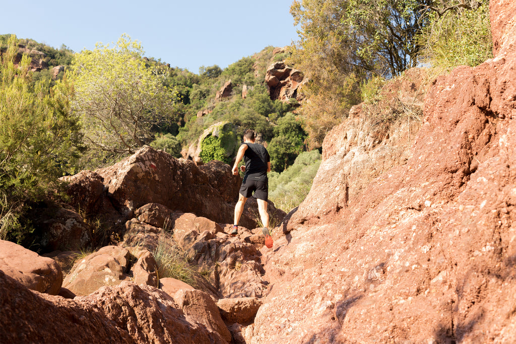 ¿Qué es más efectivo correr o caminar en cuesta?