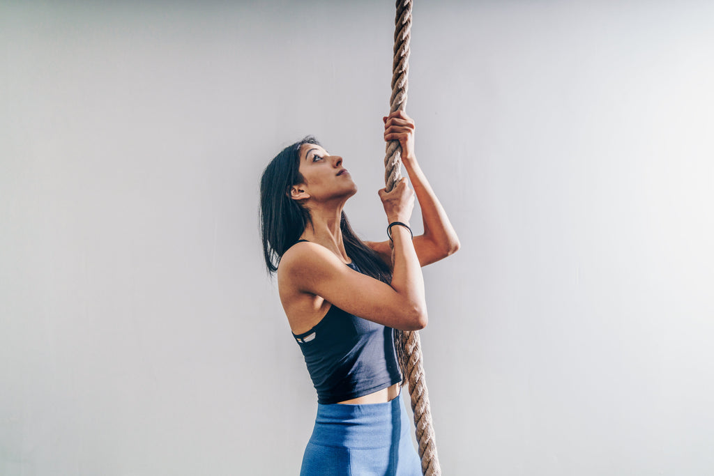 Ejercicios funcionales en tu entreno: Rope climb o escalada en cuerda